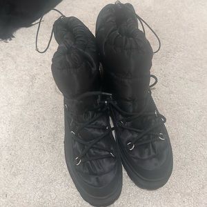 VALENTINO GARAVANI TREKK GIRL BOOTS
